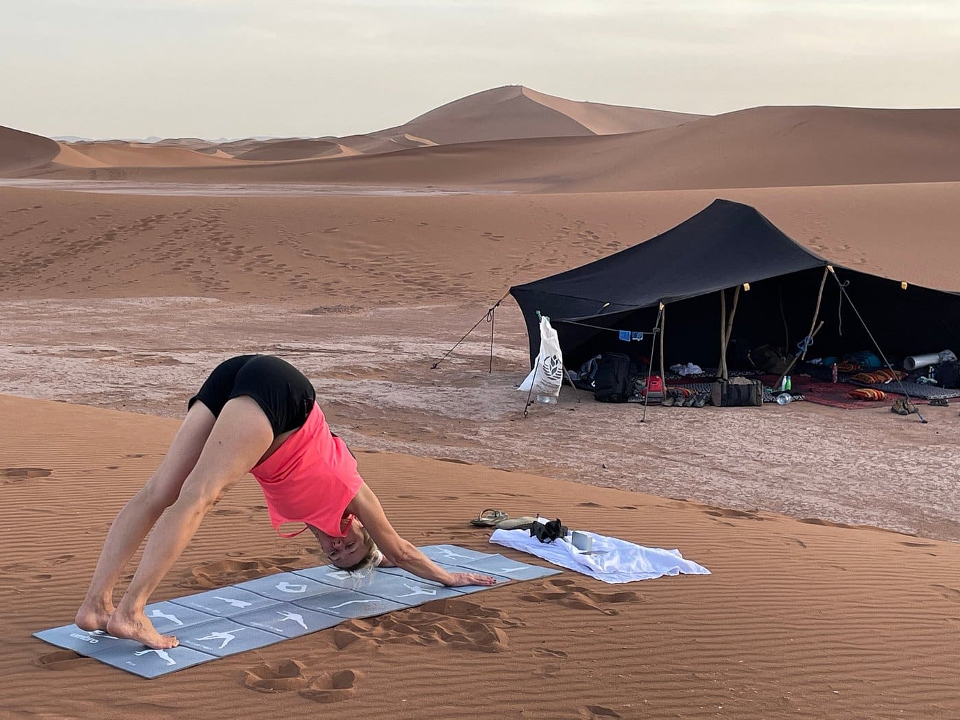 Yoga et méditation dans le désert